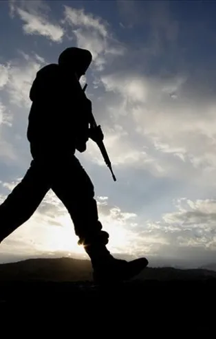 Son dakika: Hakkari'de 2 asker şehit oldu