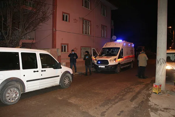 arkadaslarin-ickili-yilbasi-eglencesinde-kufurlu-konusma-yuzunden-cinayet-islendi-1-olu-1-yarali-1641016852099.jpg