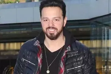 Hem şarkıcı hem oyuncu!