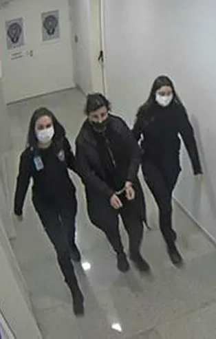 İstanbul Havalimanı'nda şoke eden olay! Herkes göbek sandı ama kilolarca altın çıktı