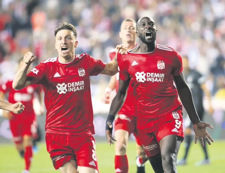 Mert Hakan sürprizi!