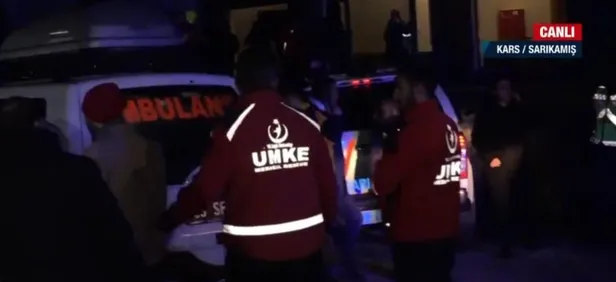 son-dakika-sarikamis-sehitlerini-anma-etkinliginde-salonun-tavani-coktu-yaralilar-var-1673107757706.jpeg Son dakika: Kars'ta Sarıkamış şehitlerini anma etkinliğinde salonun tavanı çöktü! Yaralılar var-5