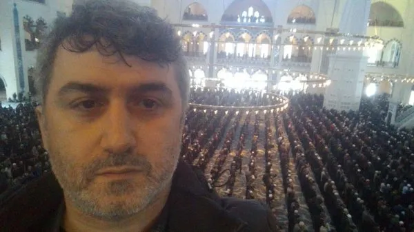Karamollaoğlu'nun dolmaz dediği Çamlıca Camii'ne cuma namazı için akın edildi-3