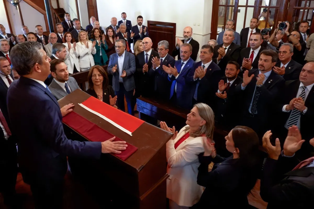 yeni-partide-yonetim-kadrosu-belli-oldu-1784907514152.jpeg Yeni Parti’de yönetim kadrosu belli oldu!-4