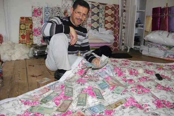 Resmen servet değerinde! 90 yıl sonra yorgan içinden çıktı! 1930 yılına ait paralar…-3