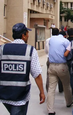 İzmir'de FETÖ operasyonu