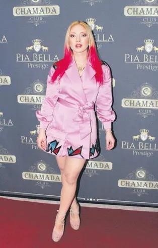 Ece Seçkin: Elektrik süpürgesi benim üçüncü kolum