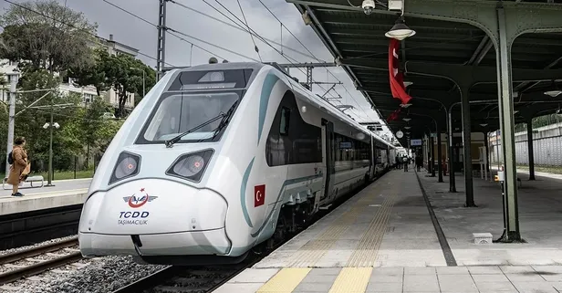 Milli elektrikli tren ilk seferini yaptı: Günde yaklaşık 500 kilometre yol kat edecek