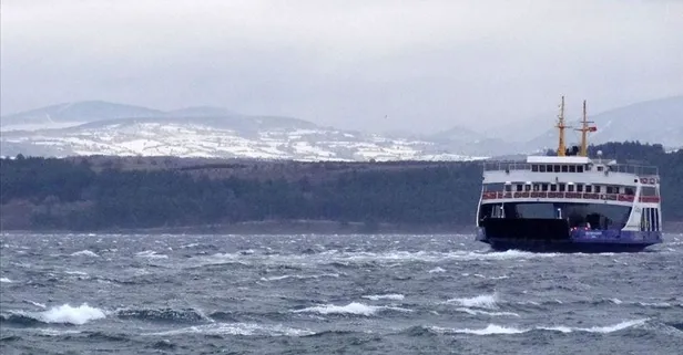 Bozcaada ve Gökçeada'da bazı feribot seferleri fırtına nedeniyle iptal