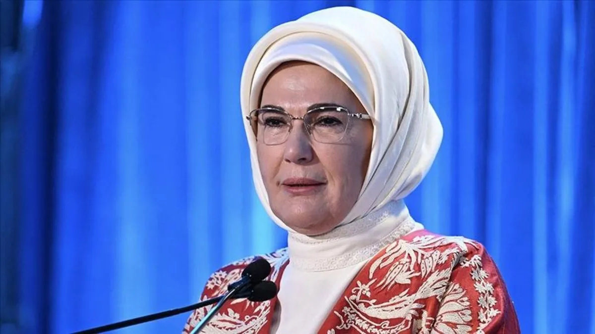 Emine Erdoğan'dan 29 Ekim Cumhuriyet Bayramı mesajı: "İstiklal kahramanlarımızı rahmetle, minnetle yad ediyorum"