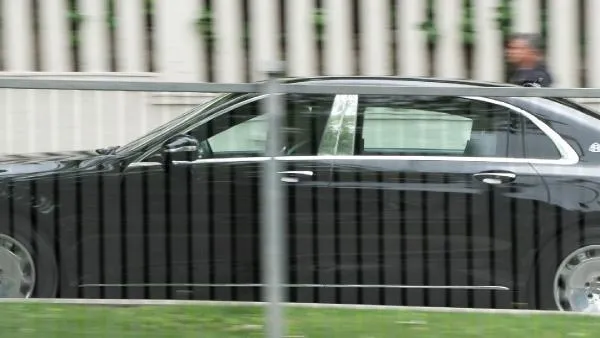 Başkan Erdoğan anne ve babasının kabrini ziyaret etti-3