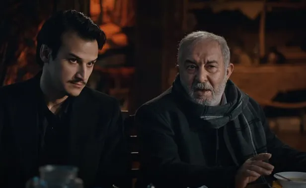 kimsesiz-dogan-postayi-koydu-subos-hamdinin-zoruna-gitti-edhoda-tozu-dumana-katiyor-zaza-dayi-ile-abuzer-1611767655631.jpg Kimsesiz Doğan postayı koydu suboş Hamdi'nin zoruna gitti! EDHO'da tozu dumana katıyor! Zaza Dayı ile Abuzer...-8