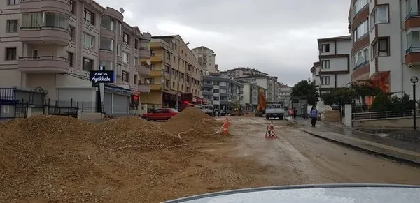 chpli-mansur-yavasin-odullu-ankarasinda-susuzluk-halki-isyan-ettirdi-6-7-aydir-sularimiz-akmiyor-1631955751154.jpg CHP'li Mansur Yavaş'ın ödüllü Ankara'sında susuzluk halkı isyan ettirdi: 6 -7 aydır sularımız akmıyor-3