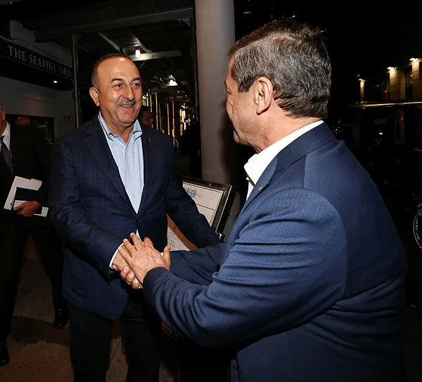 disisleri-bakani-mevlut-cavusoglun-los-angeles-baskonsoloslugunda-vatandaslarla-bir-araya-geldi-1664056709128.jpeg Dışişleri Bakanı Mevlüt Çavuşoğlu Los Angeles Başkonsolosluğu'nda vatandaşlarla bir araya geldi-5