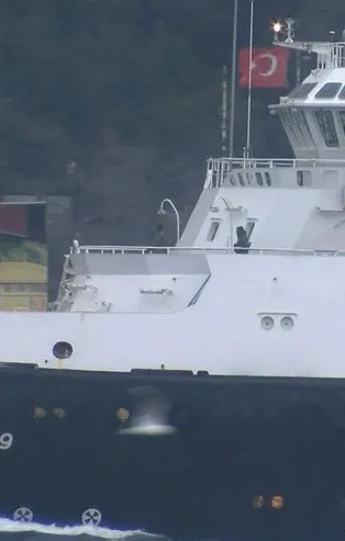 Son dakika: Rus askeri gemilere peş peşe İstanbul Boğazı'ndan geçti! Silahla nöbet tuttular