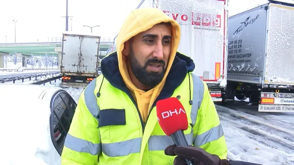 son-dakika-istanbulda-arac-sahiplerinin-yeni-mucadelesi-araclarini-kurtarmak-icin-ellerinde-kureklerle-birakti-1643109613918.jpg SON DAKİKA: İstanbul'da araç sahiplerinin yeni mücadelesi! Araçlarını kurtarmak için ellerinde küreklerle bıraktıkları yerlere döndüler-11