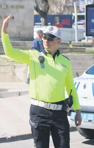 Polislere yeni kıyafet