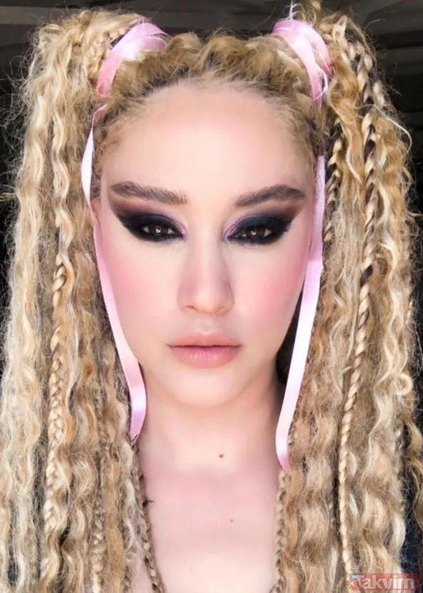 Zeynep Koçak değişmelere doyamadı! Oğuzhan Koç'la evlenmesi beklenirken yollarını ayırmıştı "Yavaş yavaş eski Zeynep oluyor" - 13