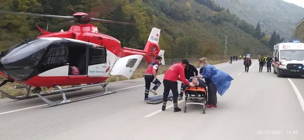 devlet-vatandasinin-yaninda-acilar-icinde-kivranan-yaraliya-ambulans-helikopter-10-dakikada-ulasti-1636024777471.jpg