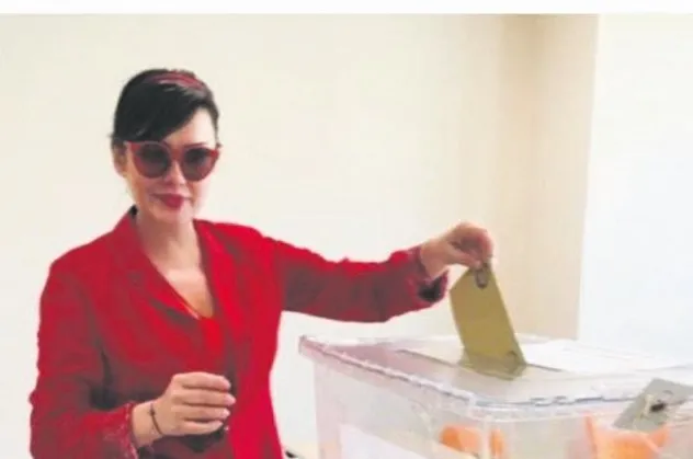 31 Mart seçimleri için ünlüler sandık başındaydı