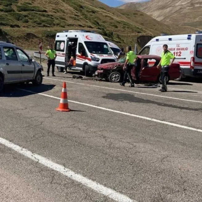 Bayburt’ta trafik kazası: 11 yaralı
