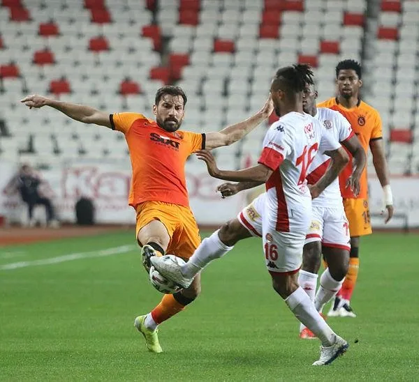 antalyaspor-0-1-galatasaray-mac-sonucu-1619296608726.jpeg