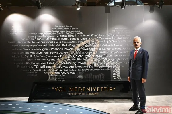 Başkan Erdoğan Karayolları Gayret ve Liderlik Sergisi'ni gezdi - 8