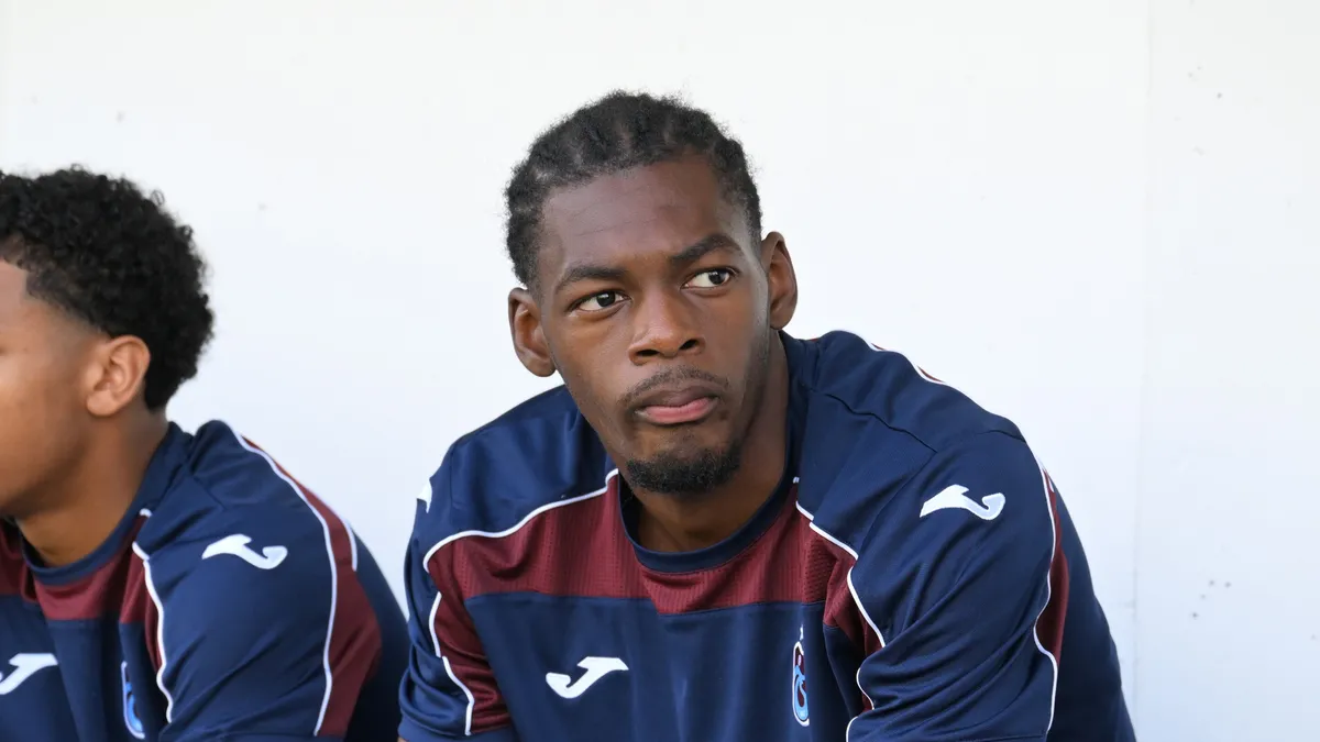 Trabzonspor'un golcüsü gelir gelmez kiralandı! Rene Mitongo Portekiz'e gitti