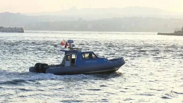 Eminönü'nde şoke eden olay! Denizde ceset bulundu-3