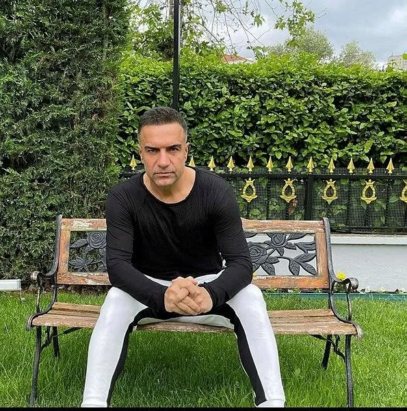 berdan-mardiniden-eski-esi-fatos-yellilere-soke-eden-suclama-eski-esinin-uyusturucu-bagimlisi-oldugunu-iddia-e-1655412278778.jpeg Berdan Mardini'den eski eşi Fatoş Yelliler'e şoke eden suçlama! Eski eşinin uyuşturucu bağımlısı olduğunu iddia ederek...-6