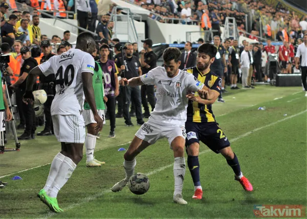 Ankara'da saha karıştı! Tribünden inen taraftar Beşiktaşlı Salih Uçan'ı tekmeledi, Josef kırmızı kart gördü - 39