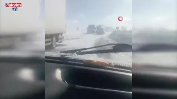 Kars'ta şiddetli tipi karayolunu kapattı: Onlarca araç mahsur kaldı