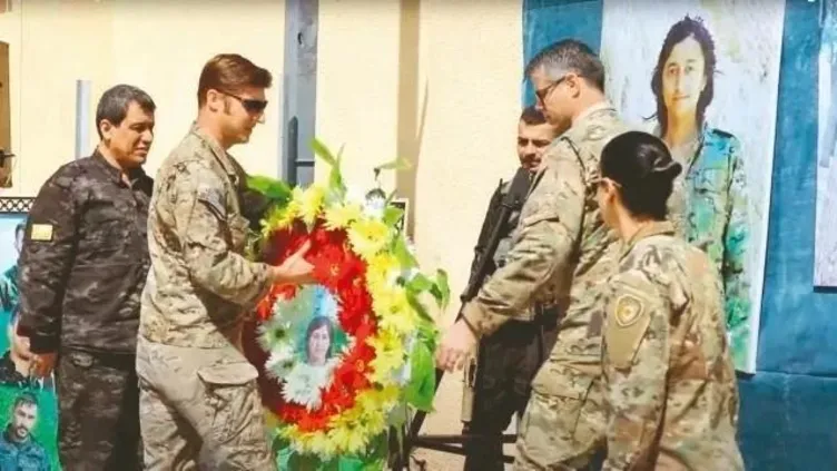 ABD'den yeni skandal! PKK/YPG'li teröristler için düzenlenen sözde anma etkinliğine çelenkle katıldılar