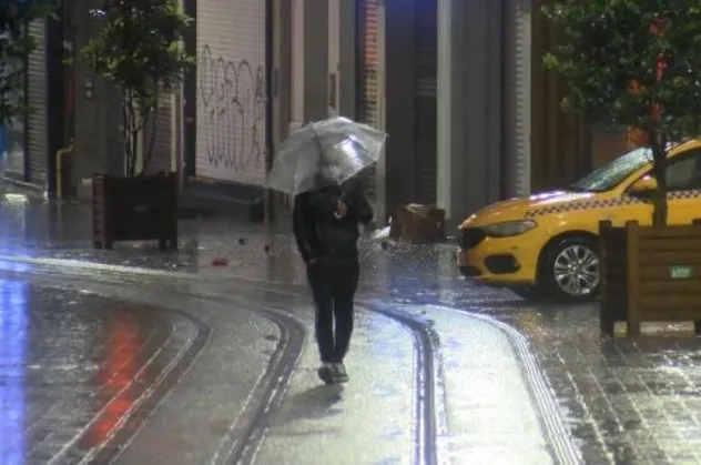 HAVA DURUMU | Meteorolojiden İstanbul ve birçok il için kuvvetli yağış uyarısı!
