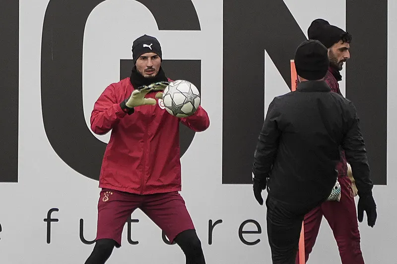 Galatasaray Atletico Madrid karşısında! Okan Buruk'tan Osimhen kararı - 3