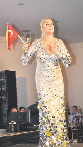 İbrahim Tatlıses, Alişan, Burak Özçivit ve diğer ünlülerden yerli ve milli otomobile tam not! Ön satış için sıraya girdiler...-7