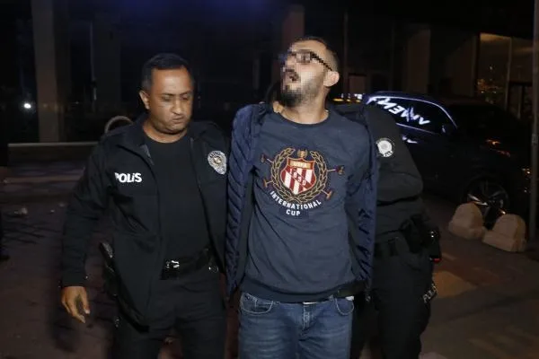 Önce polise sonra kendisini kovalayan polis aracına çarptı! Kaçan sürücü takip sonucu yakalandı-5