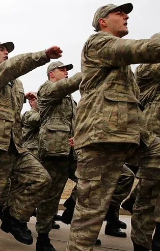 Askerlik süresi uzayacak mı? Terhis ve celp erteleniyor mu?