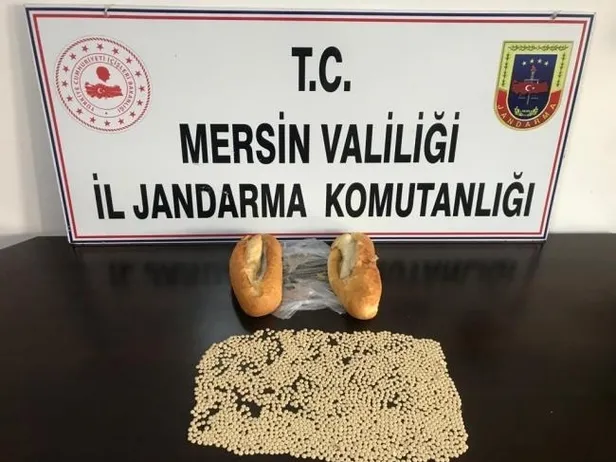 Son dakika: Ekmek arasına gizlenmiş 2 bin uyuşturucu hap ele geçirildi-1