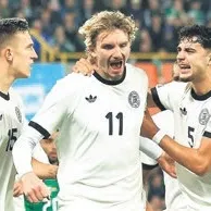 Almanya 3 puanla döndü