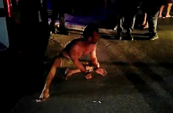 2-cocugunun-annesini-kanlar-icinde-birakan-koca-polise-direndi-1601757385528.jpg 2 çocuğunun annesini kanlar içinde bırakan koca polise direndi-2