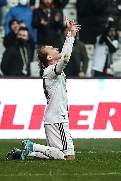 Son dakika Beşiktaş haberleri... Kara Kartal'da Vida dönemi sona mı eriyor? Domagoj Vida ve yönetim...-5