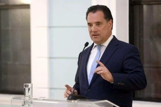 Miçotakis'in beslemesi Yunan bakandan haddini aşan sözler! Önce tehdit etti sonra "savaş istemiyoruz" dedi
