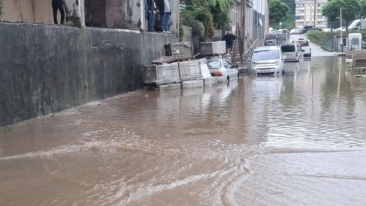 HAVA DURUMU | Rize'yi sel vurdu yeni yağış alarmı verildi! Bugün hava nasıl olacak? Meteoroloji hava durumu raporunu yayınladı