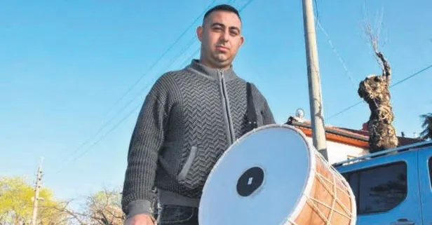 Ramazan davulcusu Murat Karakuş’un azmi herkesi hayran bıraktı