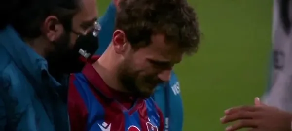 besiktas-trabzonspor-macinda-abdulkadir-parmak-ve-ridvan-yilmaz-sakatlandi-1612111759682.jpg Beşiktaş - Trabzonspor maçında Abdulkadir Parmak ve Rıdvan Yılmaz sakatlandı-2