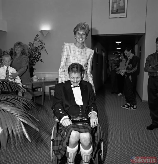 Meghan Markle kraliyetin tüm sırlarını bir bir ifşa edecek! Prens Harry'nin eşinden olay röportaj - 32