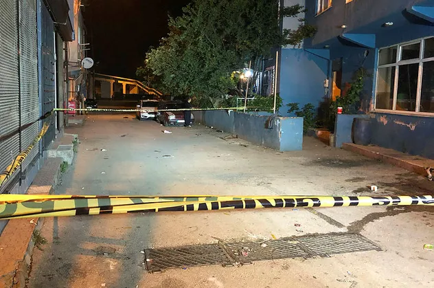 Bursa'da kanlı gece! Akrabalarına kurşun yağdırdı