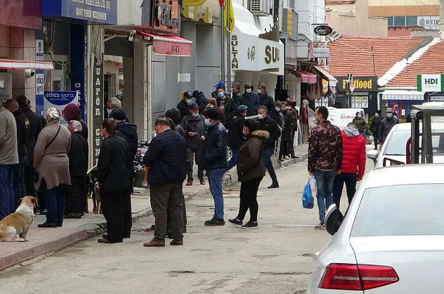 Sağlık Bakanlığı'nın koronavirüs vaka yoğunluğu haritasında kırmızı kategorideki Edirne'den şoke eden görüntüler!