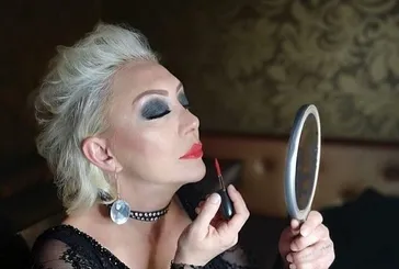 9 ayda 70 kilo verdi; Arebeskin kraliçesi Güllü 50 yaşında mum gibi eridi! "Gençlere taş çıkarır"